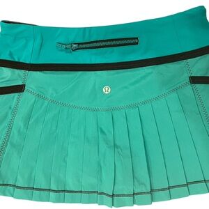 Lululemon pleated tennis skirt with interior shorts